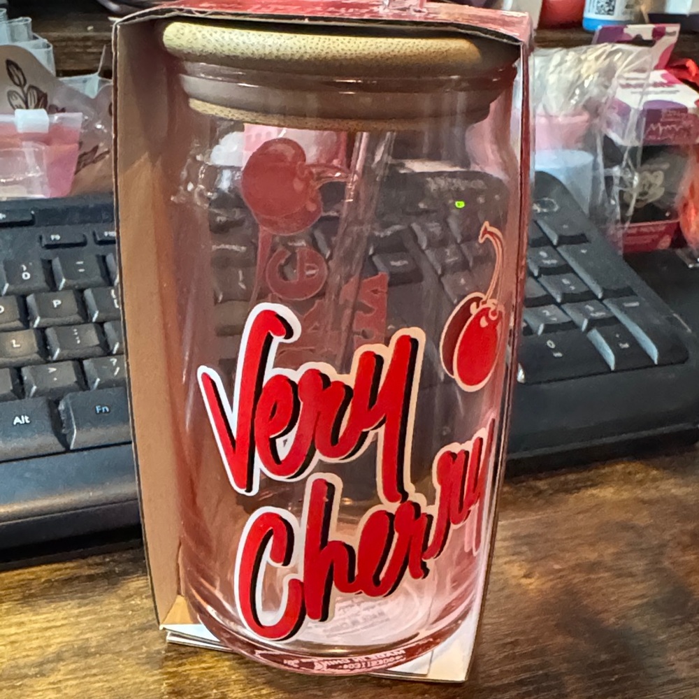 Coca Cola NWT Cherry Coke Tumbler with Lid and Straw - Red - Picture 3 of 4